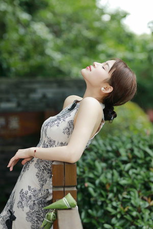 《特殊的家政服务》在